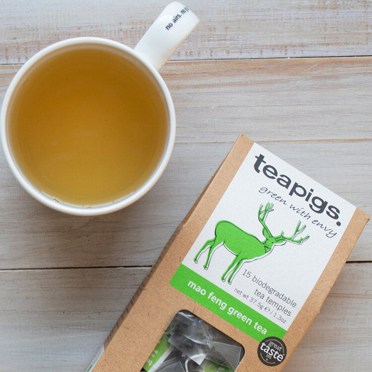 Refreshingly light and antioxidant-rich, this green tea supports metabolism and skin health with delicate notes of summer air, peach, and apricot.